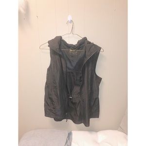 Packable Windbreaker Vest. Hooded.